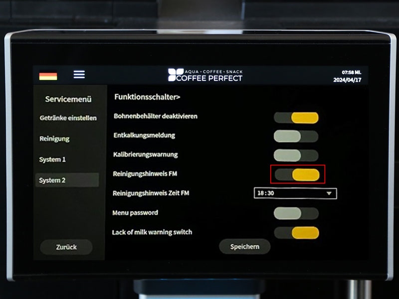 Display eines CP30 Kaffeevollautomaten mit aktivierter Reinigungsoption fuer das Frischmilchmodul.