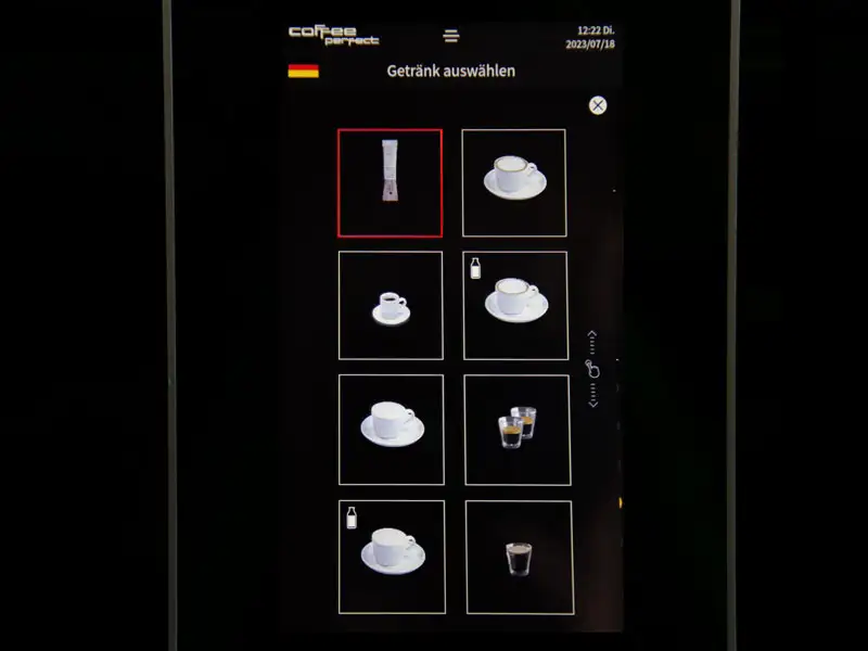 Display eines Kaffeevollautomaten mit Auswahl eines Icons fuer das Getraenk 'Chocostick'.