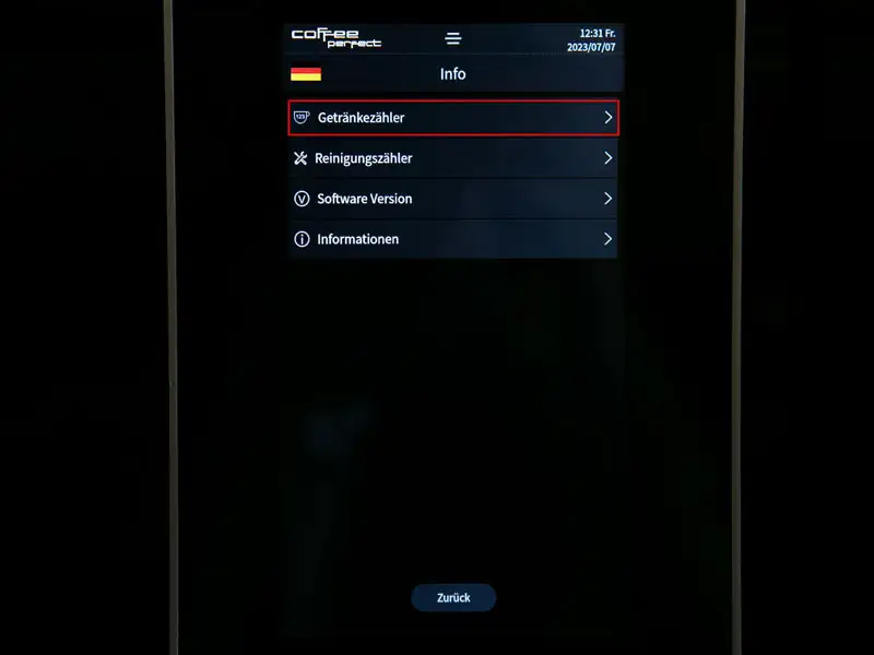 Display mit markiertem Menuepunkt 'Getraenkezaehler' im Info-Bereich.