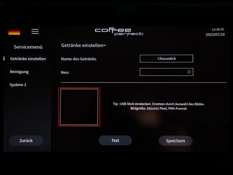 Display zeigt Warnmeldung 'Tuer ist nicht geschlossen' mit geoeffneter Maschinenklappe.
