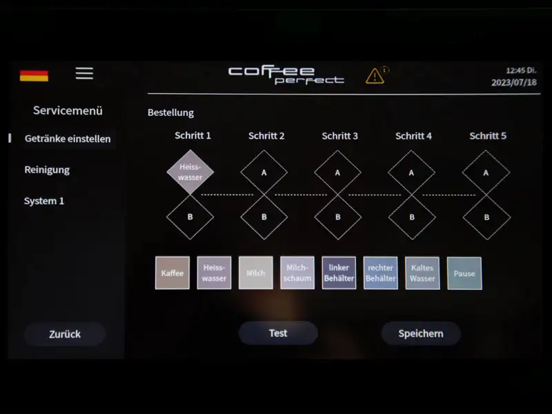 Display zeigt ausgewaehlten Zubereitungsschritt 'linker Behaelter' im Getraenkeeditor.